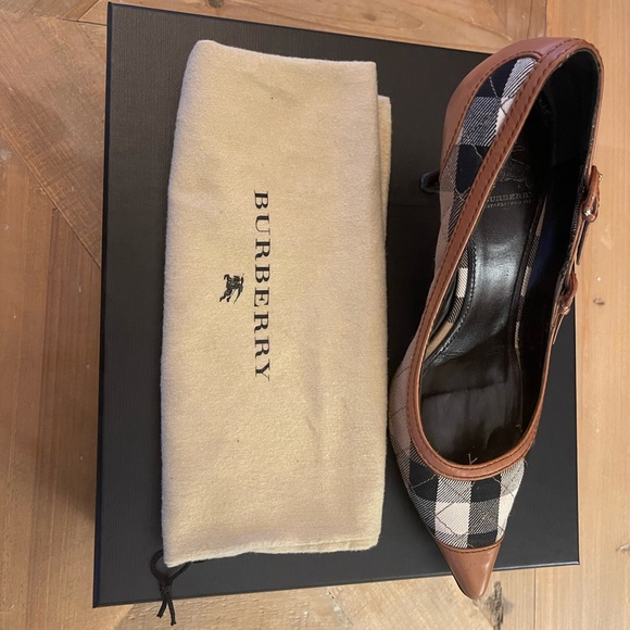 Authentic Burberry high heels shoes size 39 - Picture 5 of 5